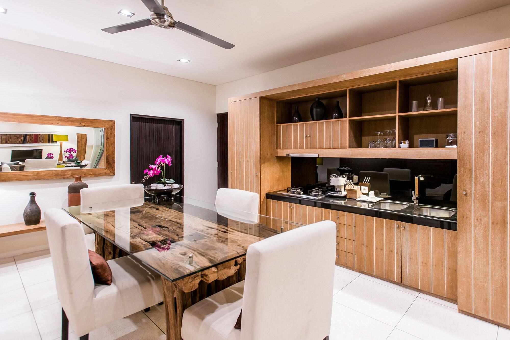 Cicada Luxury Townhouses Семиняк Екстериор снимка