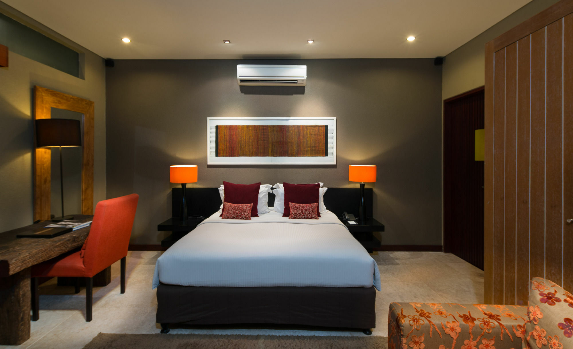 Cicada Luxury Townhouses Семиняк Екстериор снимка